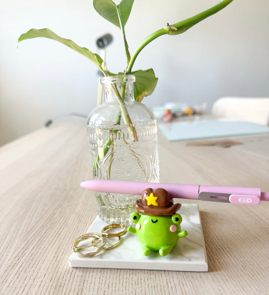 Cowboy Frog Pen Holder
