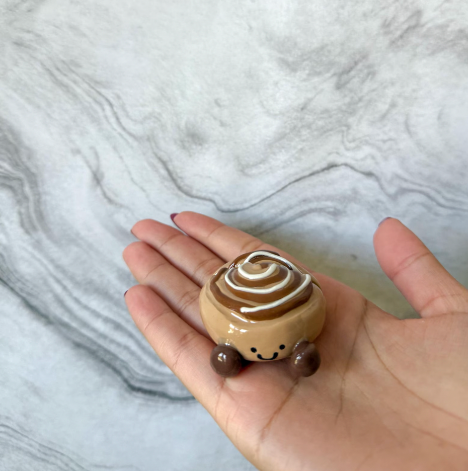 Cinnamon Roll Jellycat Photo Stand