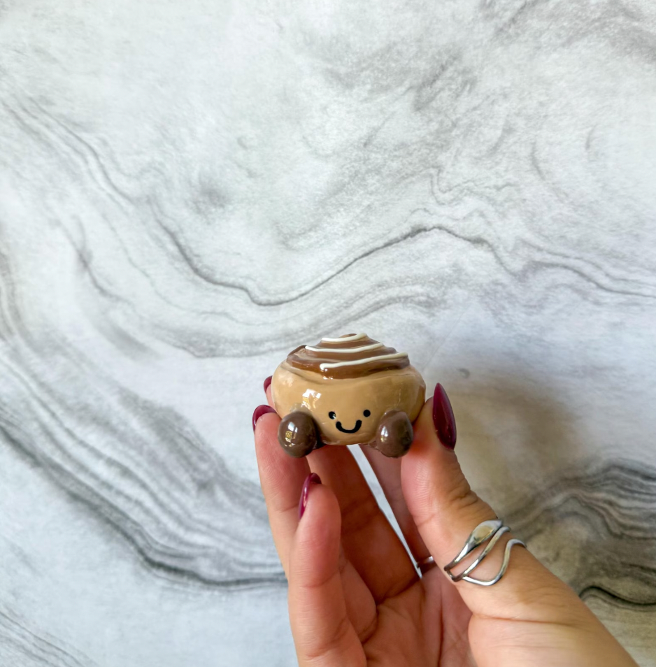 Cinnamon Roll Jellycat Photo Stand