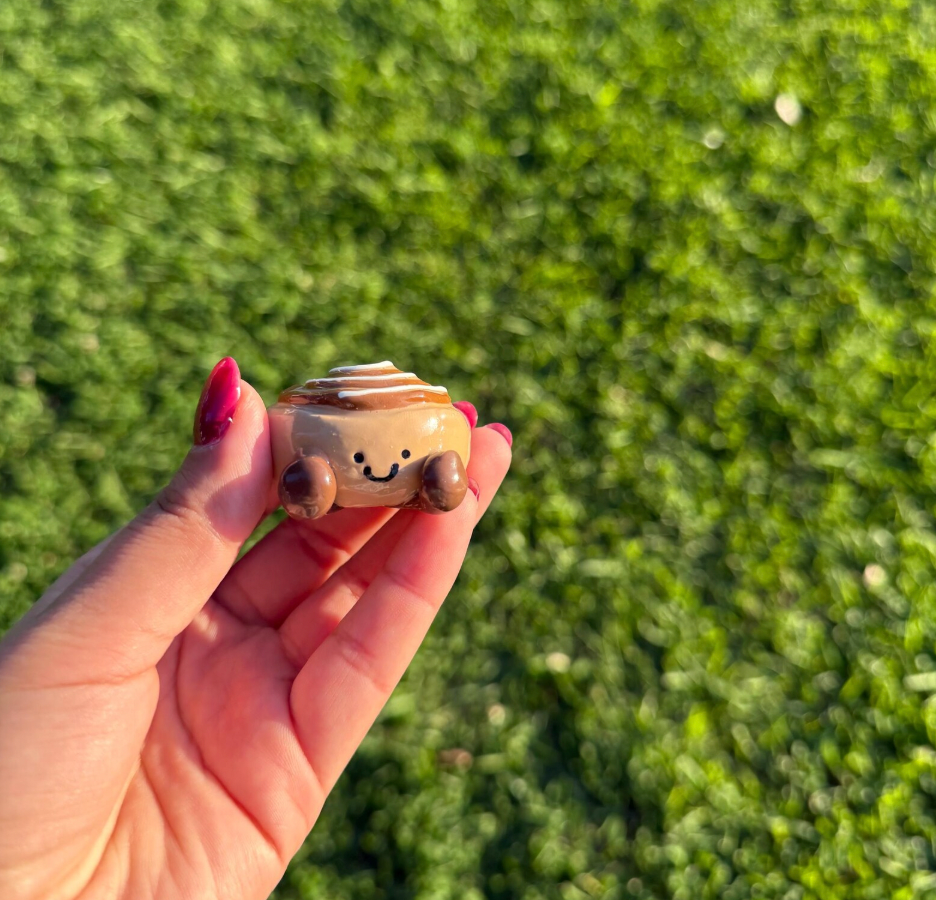 Cinnamon Roll Jellycat Photo Stand